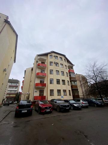 Адольфа Добрянського вул., 6