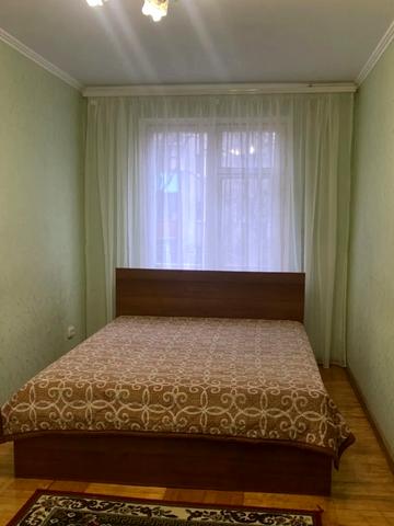 Олексія Вадатурського вул. (Маршала Малиновського), 11