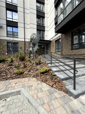 Атмосферна вул., 5