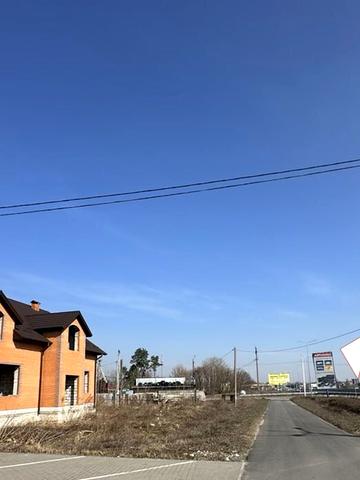 Чернігівська площа, 1