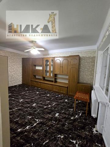 Лахтинська вул., 2/6