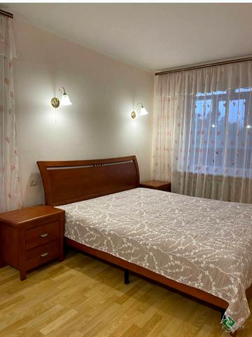 Михайла Драгоманова вул. (Димитрова), 52