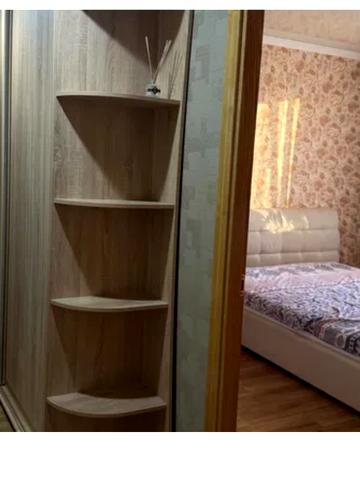 Захисників України вул., 5