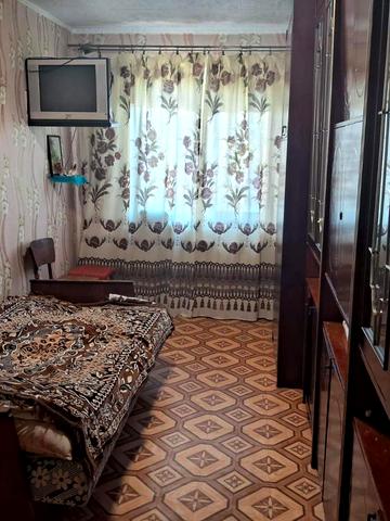 Космонавтів вул., 62