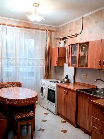 Академіка Корольова вул., 112/3