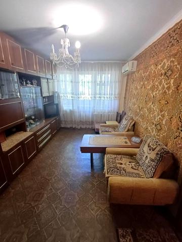 Петра Калнишевського просп. (Косіора), 37