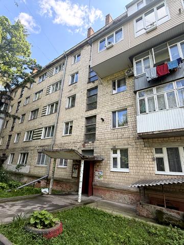 Небесної Сотні вул. (Івана Стасюка), 24