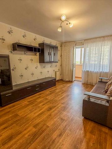 Захисників України вул., 34