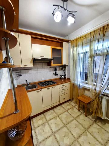 Павла Тичини просп., 1