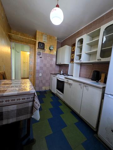 Героїв просп., 1-Б