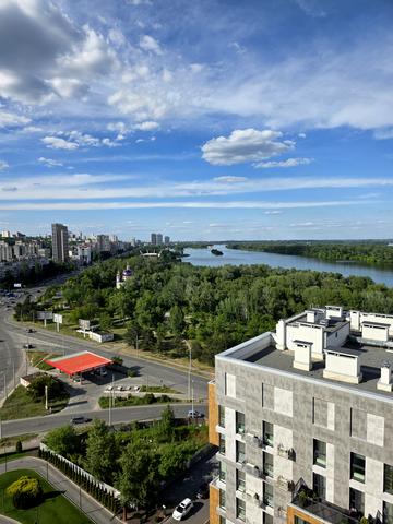 Героїв просп., 1-Б