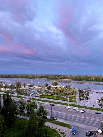 Набережна Перемоги вул., 62
