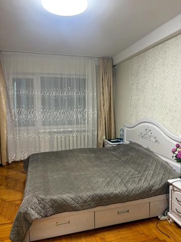 Парамонова вул., 10