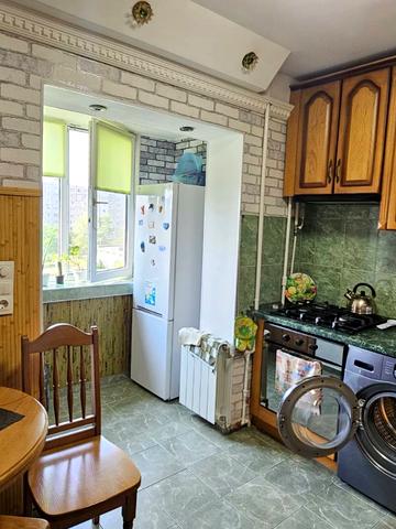 Дніпровська набережна вул., 9-А