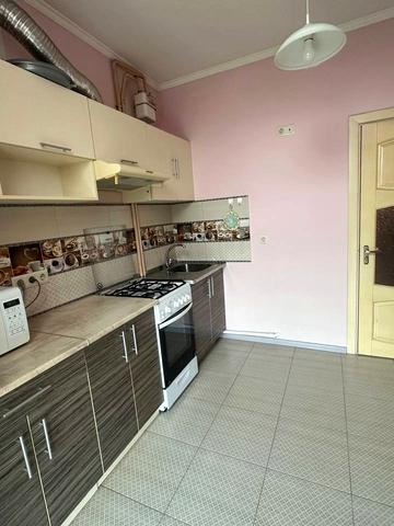 Романа Купчинського вул., 5