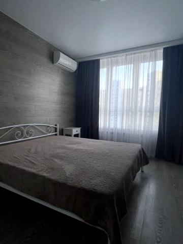 Драгоманова вул., 10