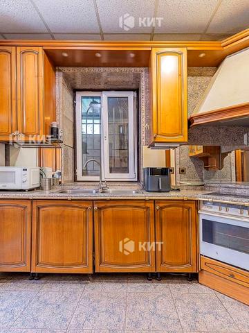 Мироносицька вул., 46
