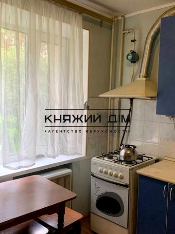 Колекторна вул., 3
