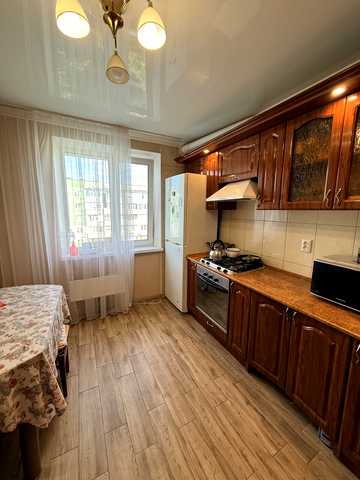 Михайла Лушпи просп. (Космонавтів), 47