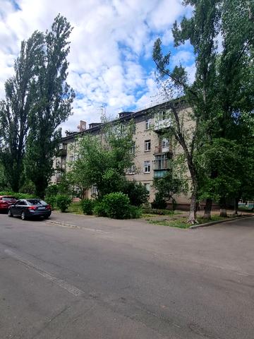 Севастопольська вул., 13