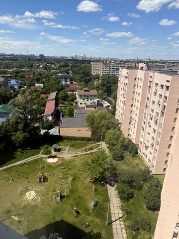 Райдужна вул., 16