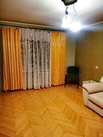 Миру пл., 37