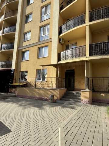 Валерія Лобановського вул., 25