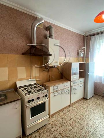 Зоряна вул., 3