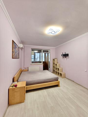 Зоопаркова вул., 10