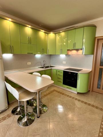 Леся Курбаса просп., 7-Б
