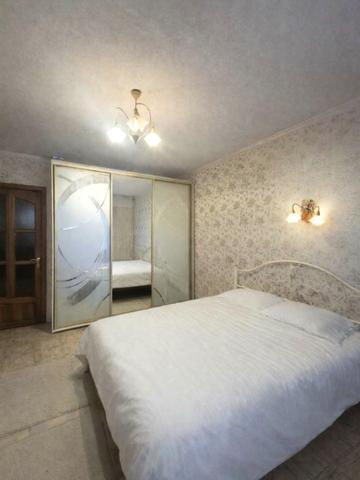 Героїв просп., 37