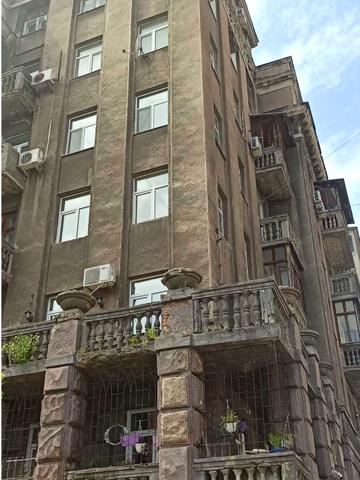 Пирогова вул., 2