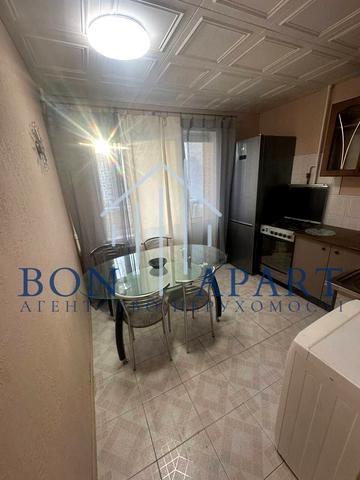 Олександра Архипенка вул. (Мате Залки), 8-Б