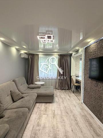 Університетський просп. (Гагаріна), 56