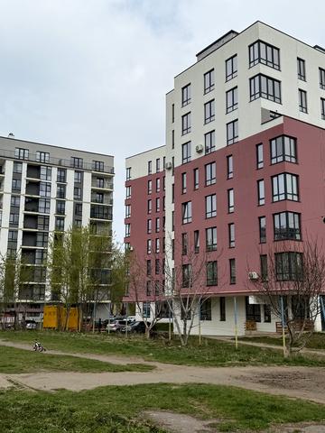 Василя Сухомлинського вул., 36