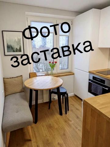 Центральна, 4