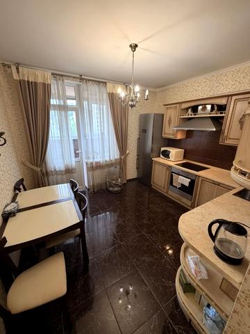 Валерія Лобановського просп., 150-Б