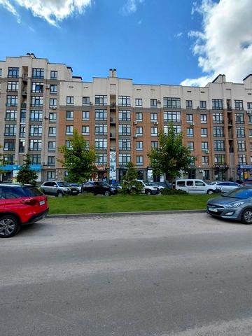 Петрівська вул., 1