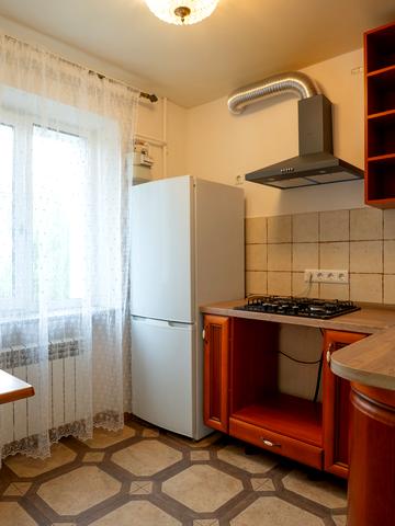 Михайла Стельмаха вул., 12
