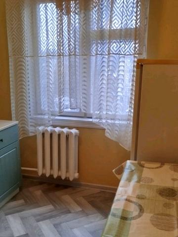 Космонавтів вул., 52