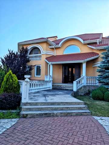 Озерна вул.