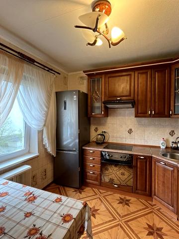 Драгоманова вул., 8