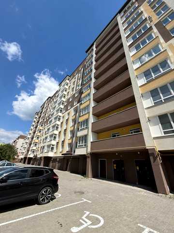 Героя України Дмитра Крамара вул., 14
