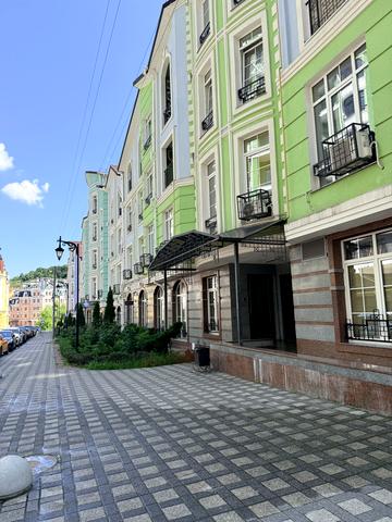 Дегтярна вул., 18