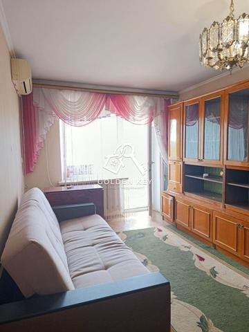 Металургів просп., 27