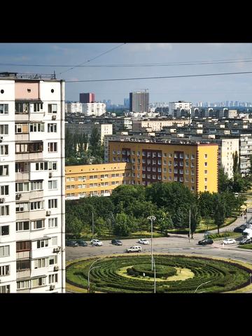 Оболонська пл. (Дружби Народів СРСР), 3