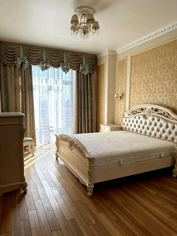 Хрещатик вул. (Kreschatic), 27-Б
