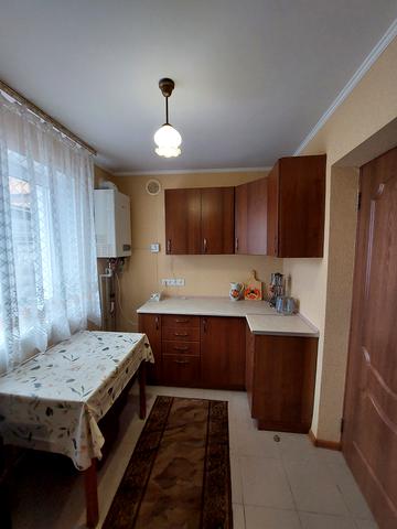 Молодіжна вул., 30