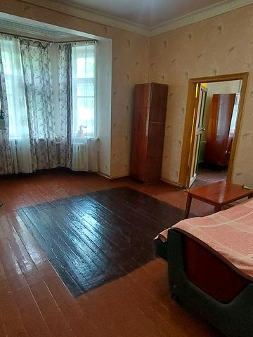 Богдана Хмельницького вул., 28