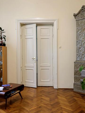 Незалежності вул., 18
